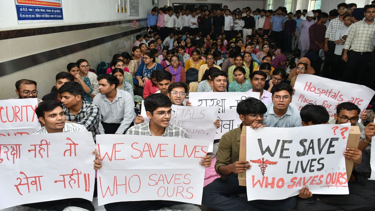 Major action taken in SRN uproar and strike case, Principal suspends 20 doctors