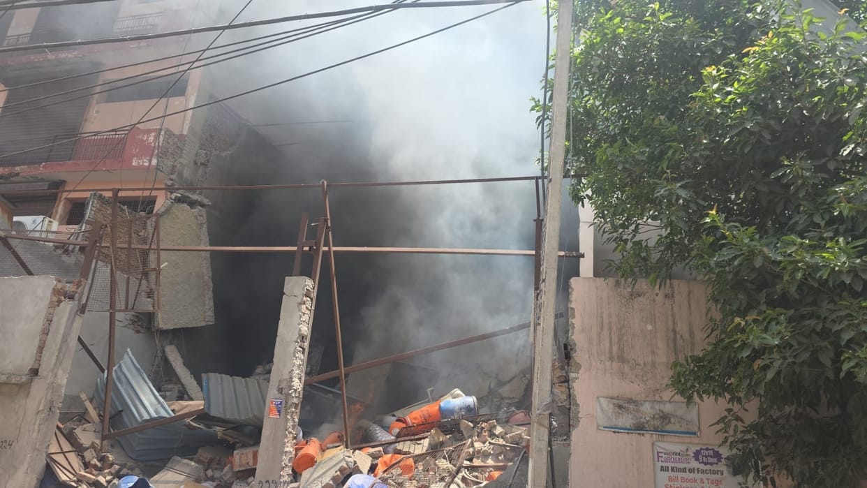 Massive Explosion at Chemical Factory in Bahadurgarh: Entire Building Collapses Amidst Fire
