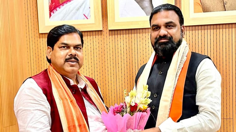 Bihar : महिला शिक्षकों को घर के पास और पुरुषों को पड़ोस में मिलेगी पोस्टिंग, क्या है नई टीचर ट्रांसफर पॉलिसी?