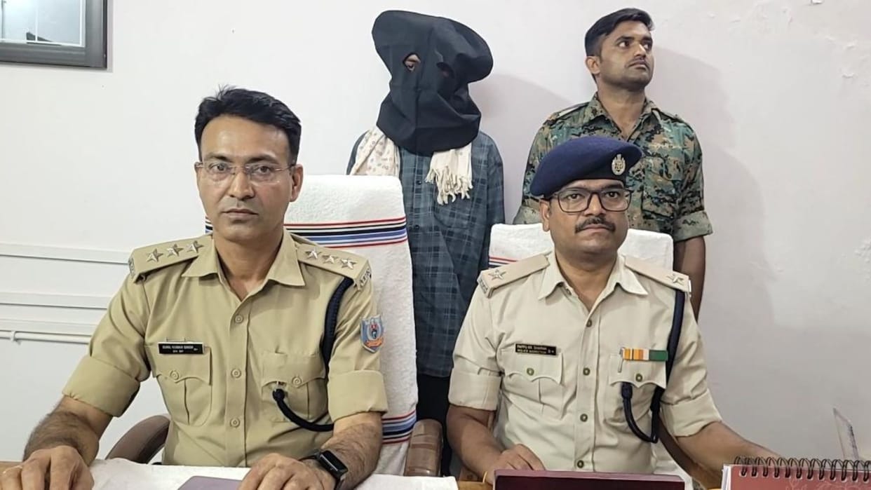 Major attack on Naxalites in Jharkhand accused of levy and arson arrested from Chatra