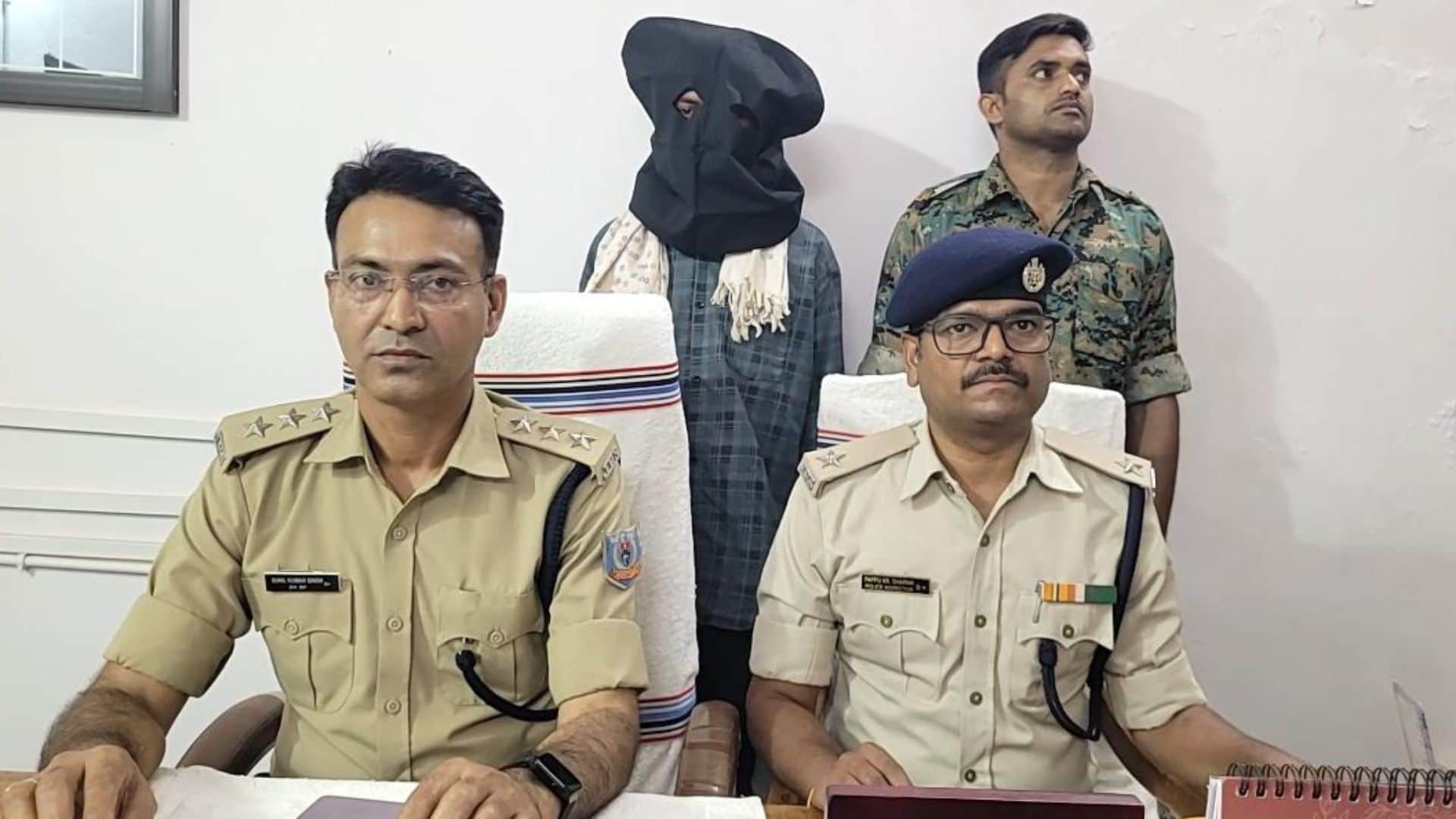गिरफ्तार उग्रवादी