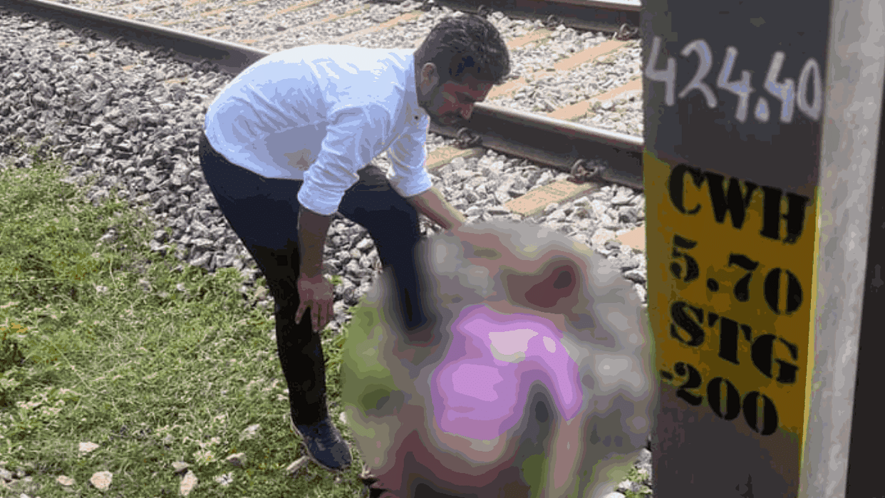 Villager collided with goods train and admitted in Mecaza