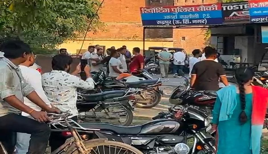 Cylinder distribution led to uproar due to political interference, matter reached the police station
