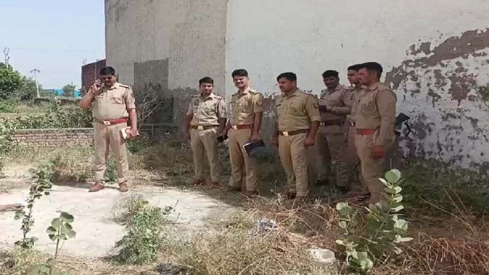 Laborer Body Found in Vacant Plot in agra