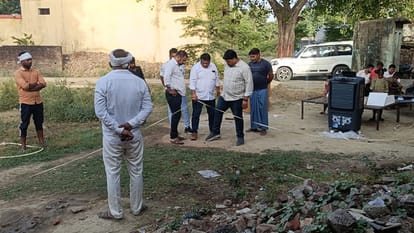 Kanpur Speaker Satish Mahana’s Delegation Meets Orphan Children in Purvameer Village