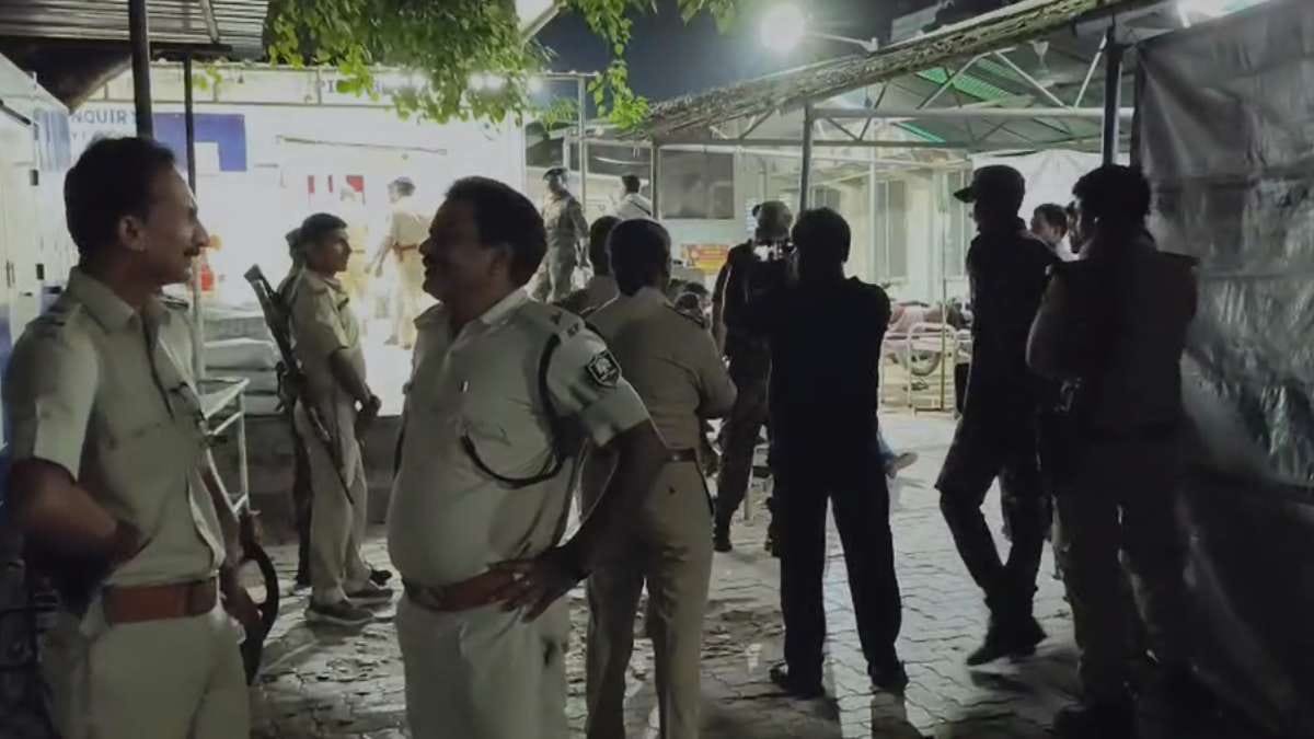 मौके पर मौजूद पुलिस