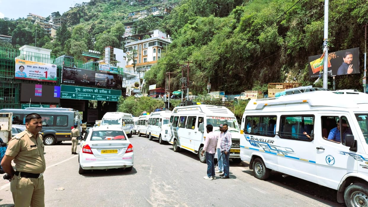 Mussoorie Shuttle Service Launched to Provide Relief to Tourists from Traffic Congestion