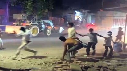 भूखे लौटे बराती: दहशत के साए में हुए सात फेरे, विदाई पर दुल्हनों ने कहे ऐसे शब्द; परिवार संग रो पड़ा पूरा गांव Weddings Completed Under Police Protection in Mathura as Brides Break Down During Farewell
