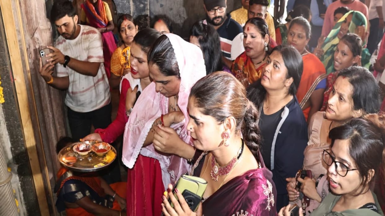 Dhar News: History Rewritten at Bhojshala, Devotees Gather for Day-Long Worship on Friday