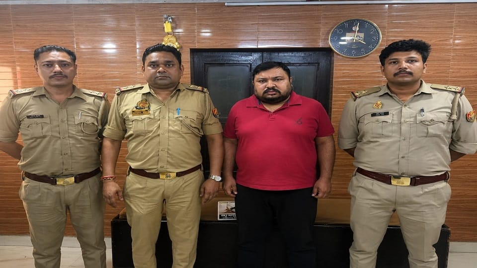Man Who Defrauded 32000 Women Arrested in agra