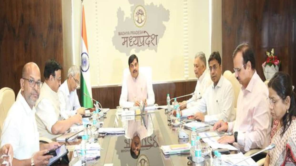 MP News: Ayush wing and Panchakarma unit will be built in district hospitals, health services will get new exp