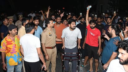 UP: Outrage Erupts Over Power Crisis; Midnight Chaos and Protests—Akhilesh Yadav Says: "Only Prices Are Rising