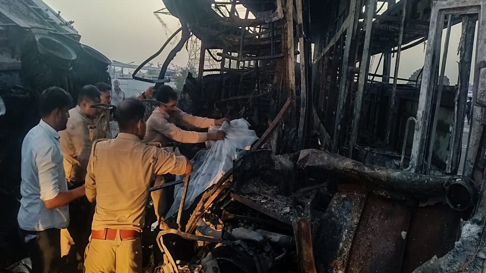 Double-decker bus catches fire on Agra-Lucknow Expressway at shikohabad in firozabad