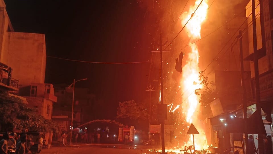 Massive Fire Breaks Out at Battery and Mobil Oil Showroom in Mainpuri