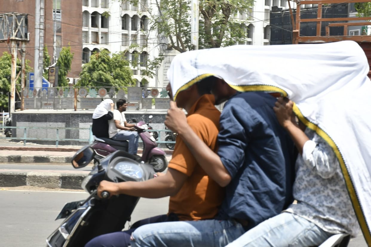 MP Weather Today: Madhya Pradesh gripped by severe heat; heatwave alert issued for 42 districts; Nowgong and K
