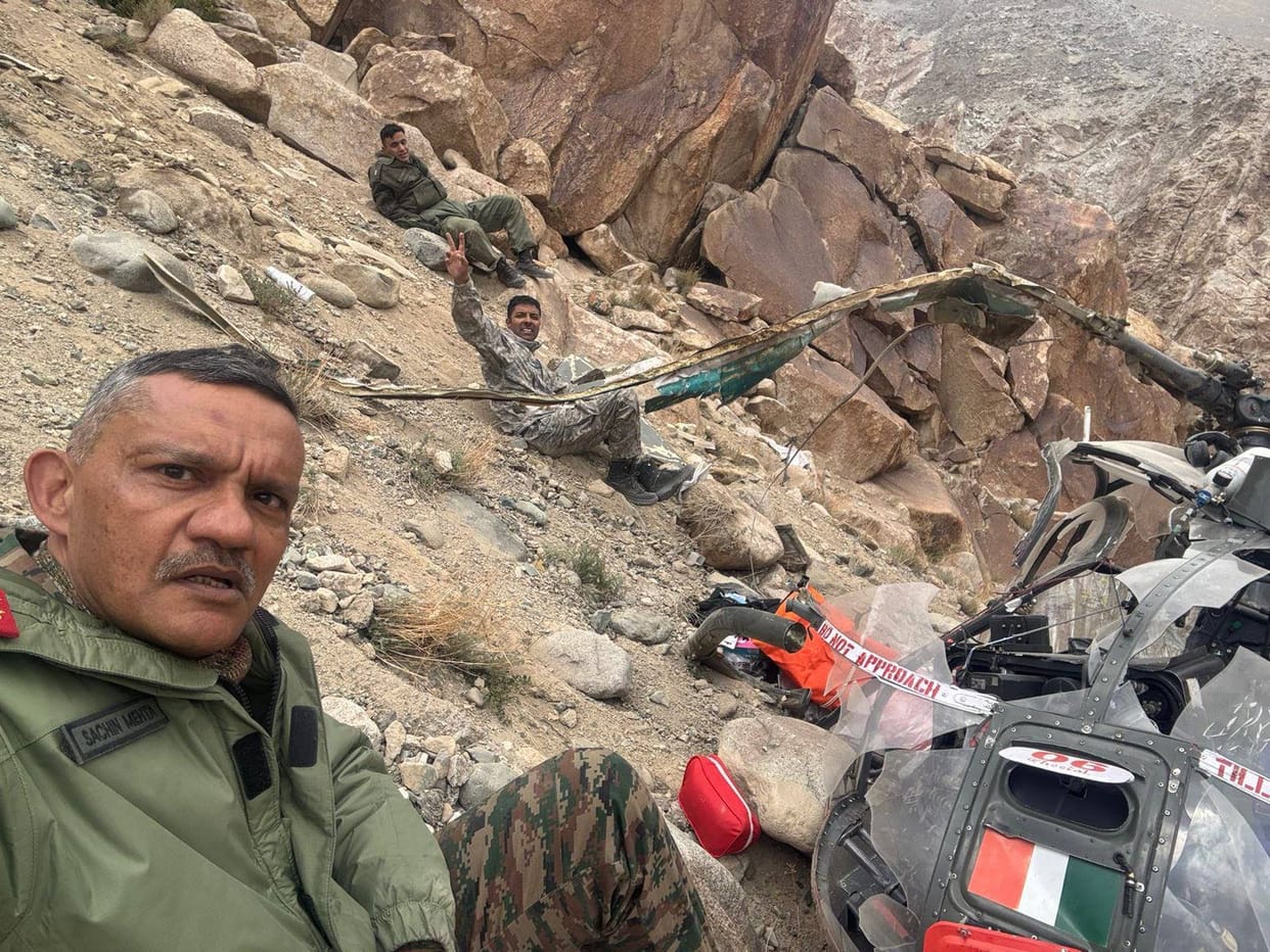 Army’s Cheetah helicopter crashes near Leh Major General among 3 injured