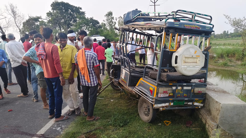 Accident in Farrukhabad: Two Women Riding E-Rickshaw Died After Collision with Bolero; Four Injured