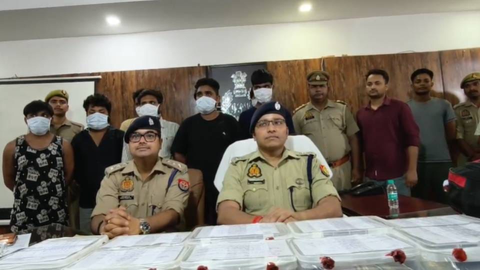 Police have arrested 9 cyber fraudsters in Gonda  Funds worth 14.87 crore have been frozen