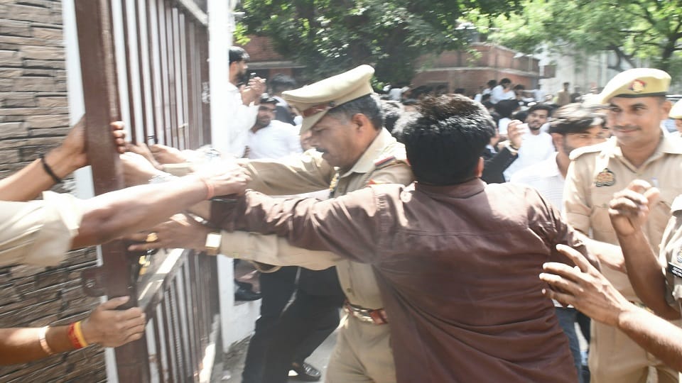 UP: Major action in the case of assault in Meerut court, FIR against 13 named and 60 unknown lawyers