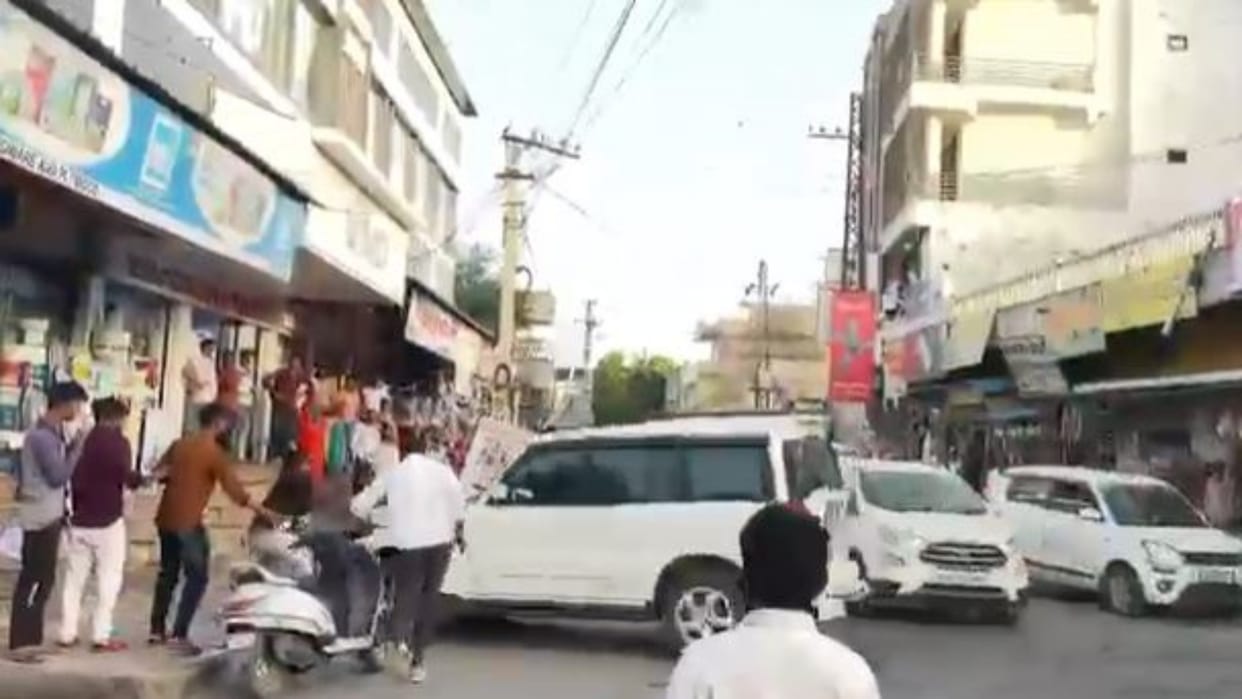 Jalore: Armed Miscreants Run Amok in Bhinmal, Youth Brutally Attacked and Run Over Attempt Made With Scorpio