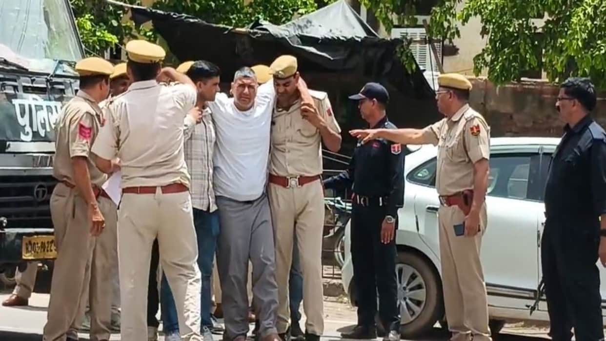 Bharatpur News: Major Crime Plot Foiled? Hardcore Criminal Vinod Pathaina Gang Held With Cache of Weapons