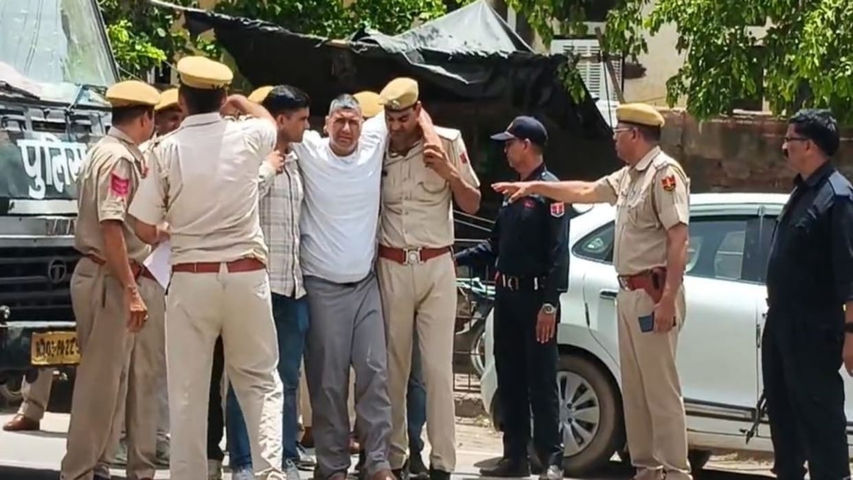 Bharatpur News: Major Crime Plot Foiled? Hardcore Criminal Vinod Pathaina Gang Held With Cache of Weapons