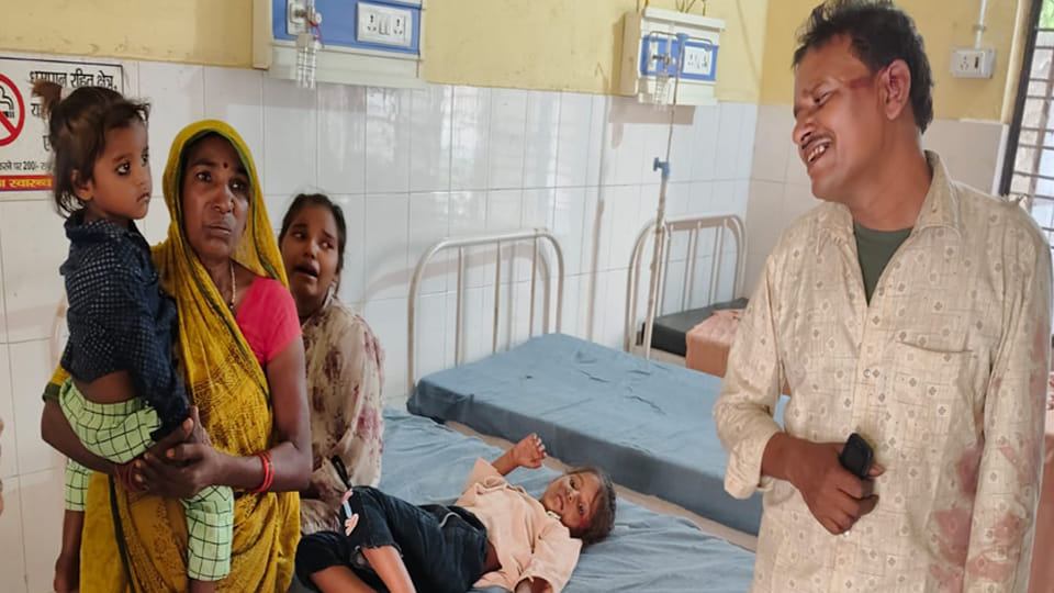 Accident in Banda: Speeding Trailer Collides with Motorcyclists; Mother and Son Die