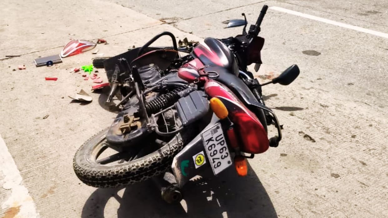 Varanasi Accident Young Biker Knocked onto Road Crushed to Death Truck Traveling Mirzapur to Varanasi
