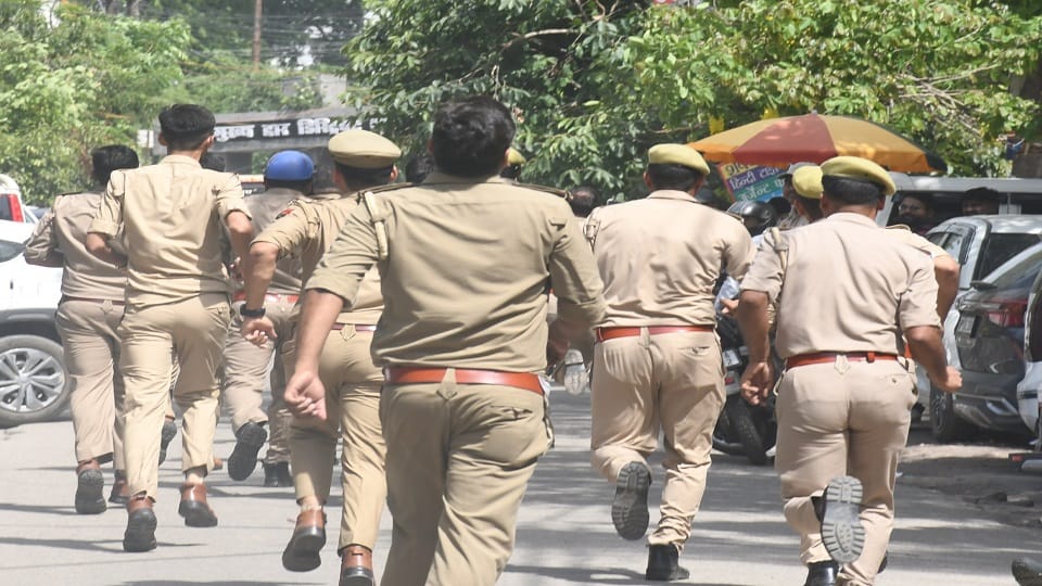 UP: Major action in the case of assault in Meerut court, FIR against 13 named and 60 unknown lawyers