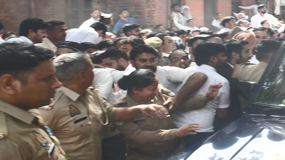 UP: Major action in the case of assault in Meerut court, FIR against 13 named and 60 unknown lawyers