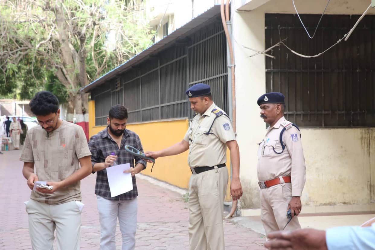 UPSC Preliminary Exam: Over 12,000 Candidates Arrive at 36 Centers in Bhopal; Entry Granted After Strict Scrut