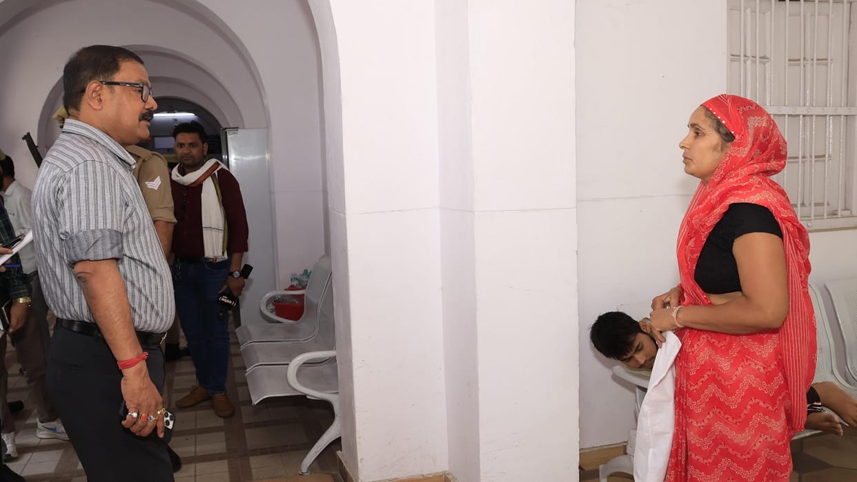 DM immediately provided treatment to a kidney patient and personally took the unconscious man to the hospital