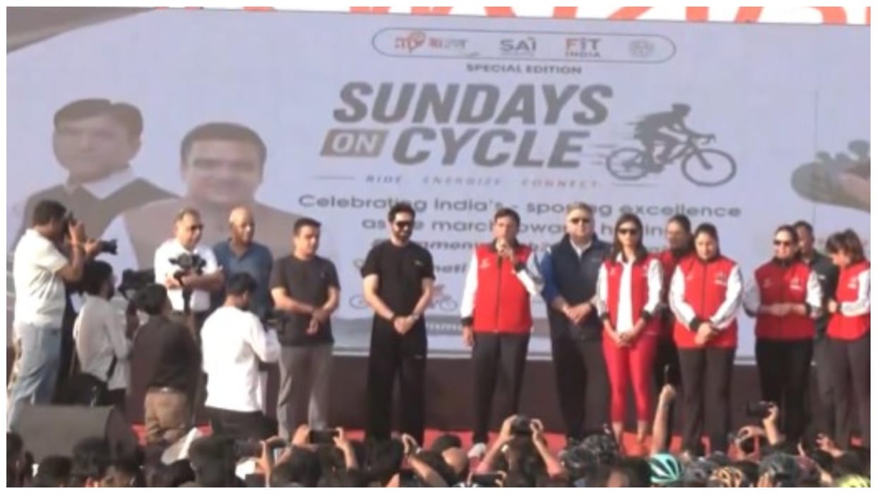 Commonwealth Games Day Celebrated with Enthusiastic Fit India Cycling Events in Delhi and Gujarat