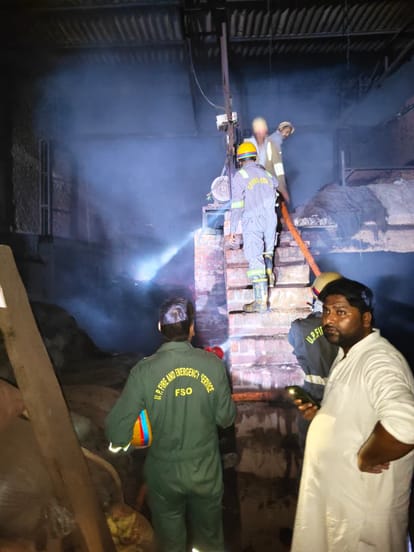 Kanpur Massive Fire Breaks Out at Rehman Tannery in Jajmau, Firefighters Control Blaze Safely