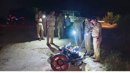 Kaushambi News: Two criminals who robbed a mother and son were injured in a police encounter