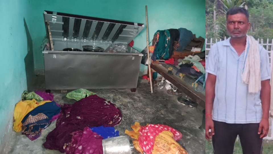 Villagers beat a history-sheeter to death after he broke into a house to commit theft in lakhimpur kheri