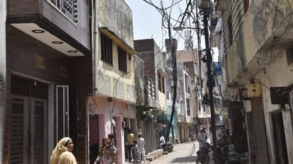 UP: Chaos in Moradabad Due to Power Cuts; Public Outrage Erupts in Chakkar Ki Milak