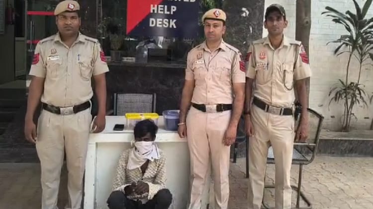 Delhi:नशे की लत पूरी करने के लिए सेंधमारी, 10 घंटे में दबोचा नशेडी चोर, आठ कांस्य की मूर्तियां बरामद – Keshavpuram Police Station Personnel Have Arrested A Thief Delhi:नशे की लत पूरी करने के लिए सेंधमारी, 10 घंटे में दबोचा नशेडी चोर, आठ कांस्य की मूर्तियां बरामद – Keshavpuram Police Station Personnel Have Arrested A Thief