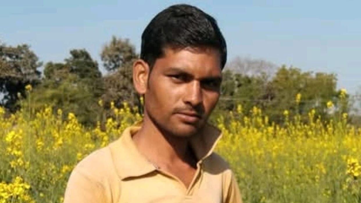 Jhansi: Electrician electrocuted while repairing an 11 KV line, fireball falls from pole