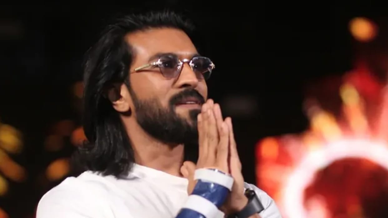 Crowds Go Out Of Control During Peddi Promotions Ram Charan Hand Injured Again