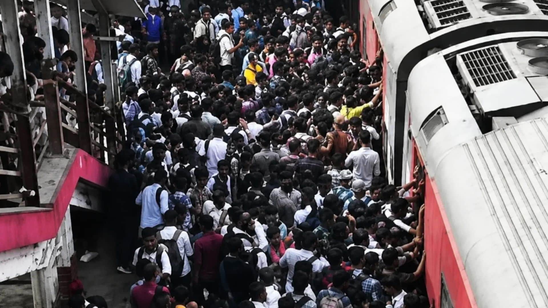 समस्तीपुर जंक्शन पर लगी छात्रों की भीड़