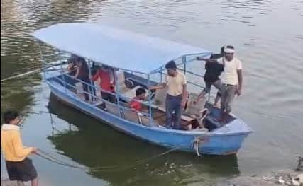 Father Drowns After Saving Sons Life in Yamuna Body Recovered Three Kilometers Downstream