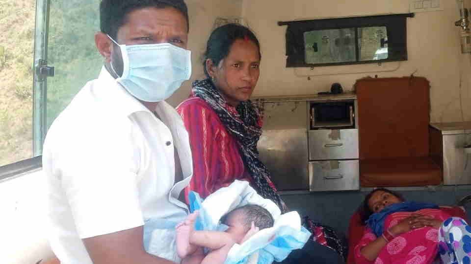 एंबुलेंस में प्रसव
