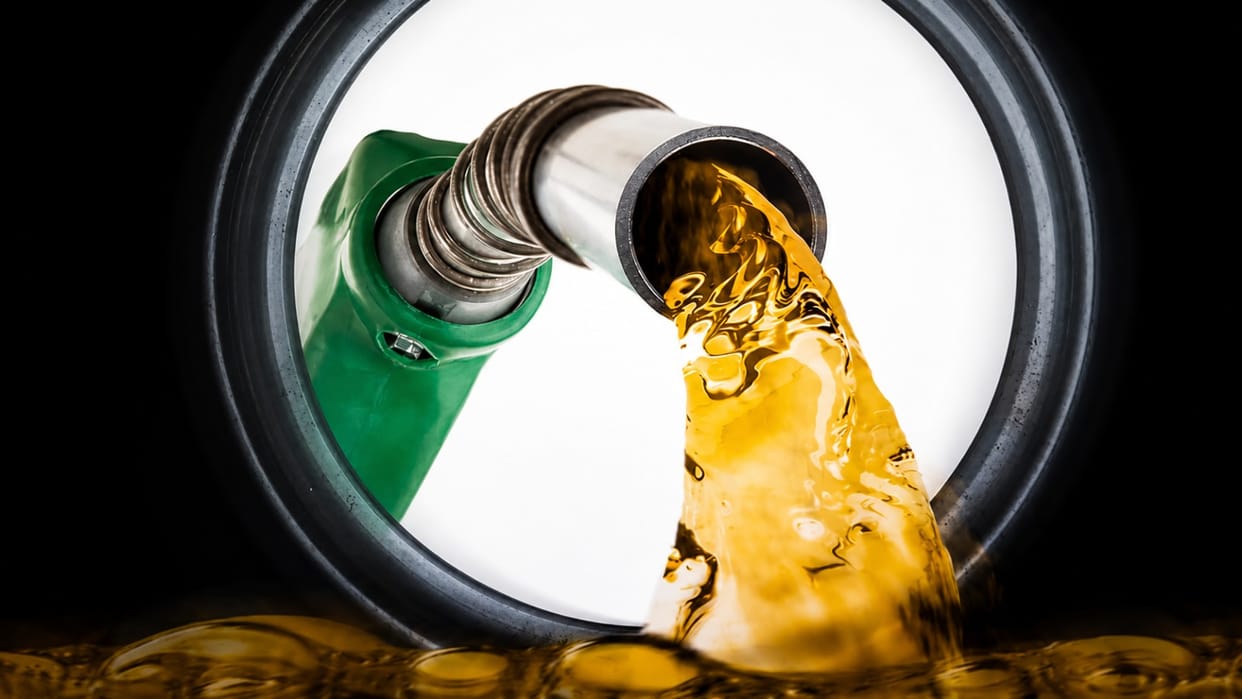 Is It Dangerous To Fill Your Car’s Fuel Tank To The Brim In Summer? Here’s The Truth