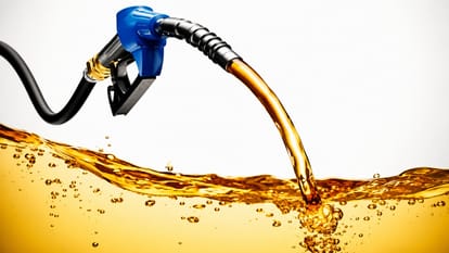 Is It Dangerous To Fill Your Car’s Fuel Tank To The Brim In Summer? Here’s The Truth