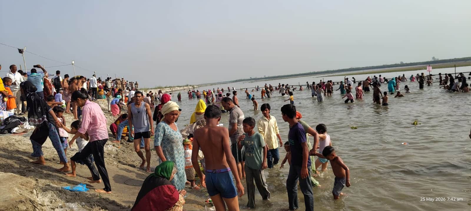 Meerut: Massive Crowd Flocks to Ganga Ghats on Ganga Dussehra, Faith Overwhelms Security Arrangements