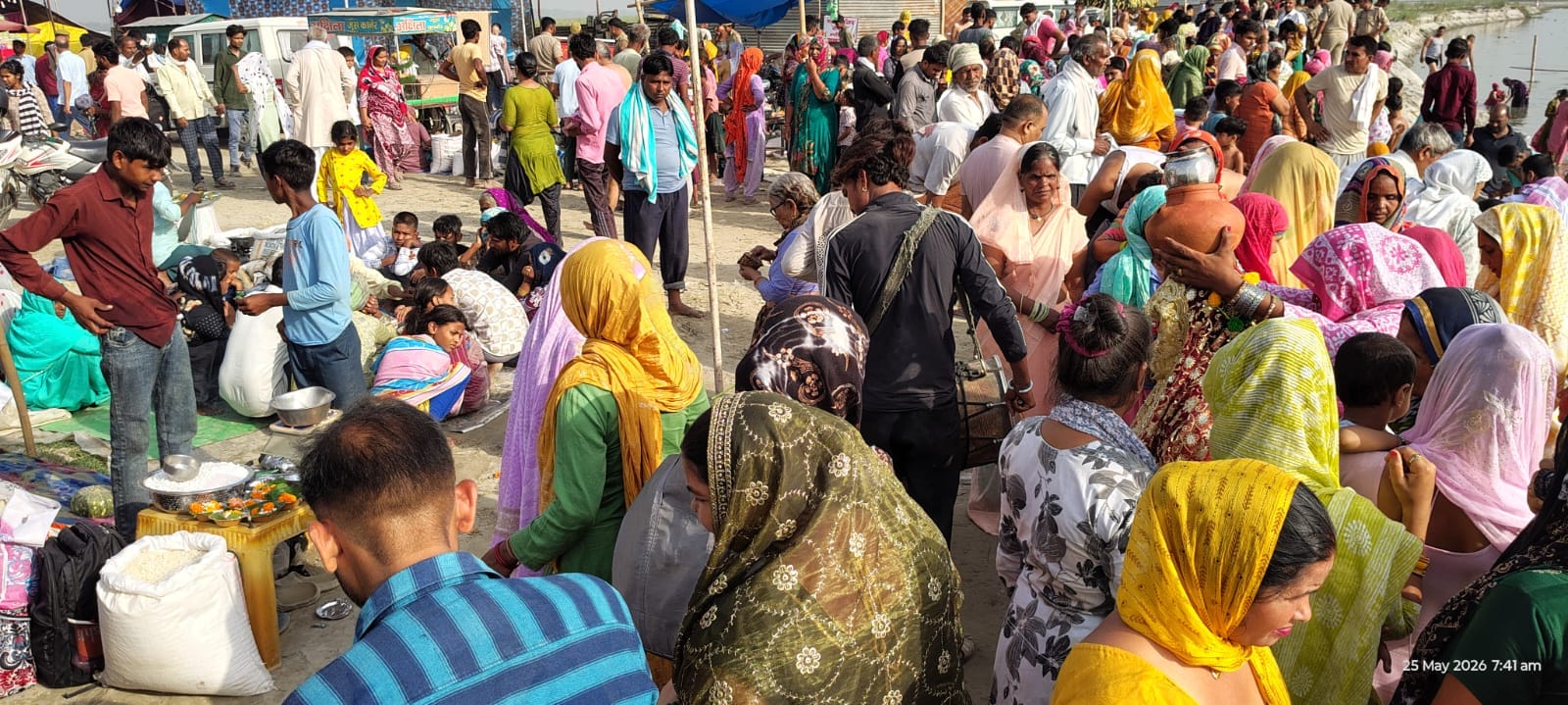 Meerut: Massive Crowd Flocks to Ganga Ghats on Ganga Dussehra, Faith Overwhelms Security Arrangements