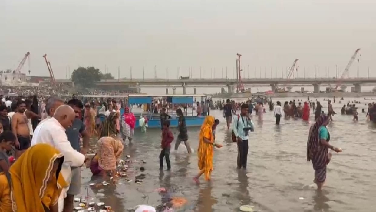Crowds of devotees thronged Kachhla Ghat in Badaun on Ganga Dussehra
