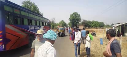 A conductor dies a painful death after being crushed under a bus, the driver fled the scene.