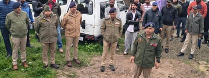 Tourists stranded mid-air as technical snag halts Gulmarg Gondola service.